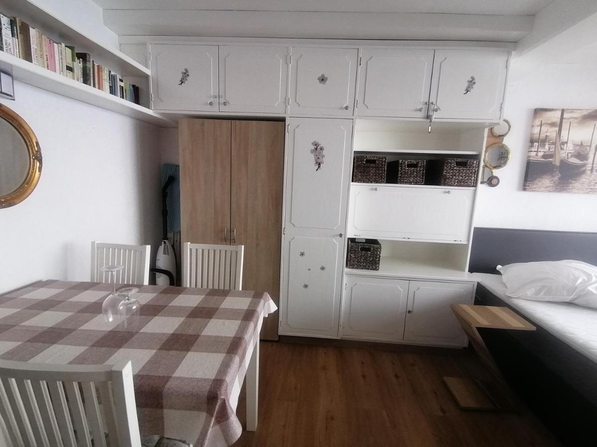 Haus Enzian - Apartment Gerlitzen Kanzelhohe Buitenkant foto